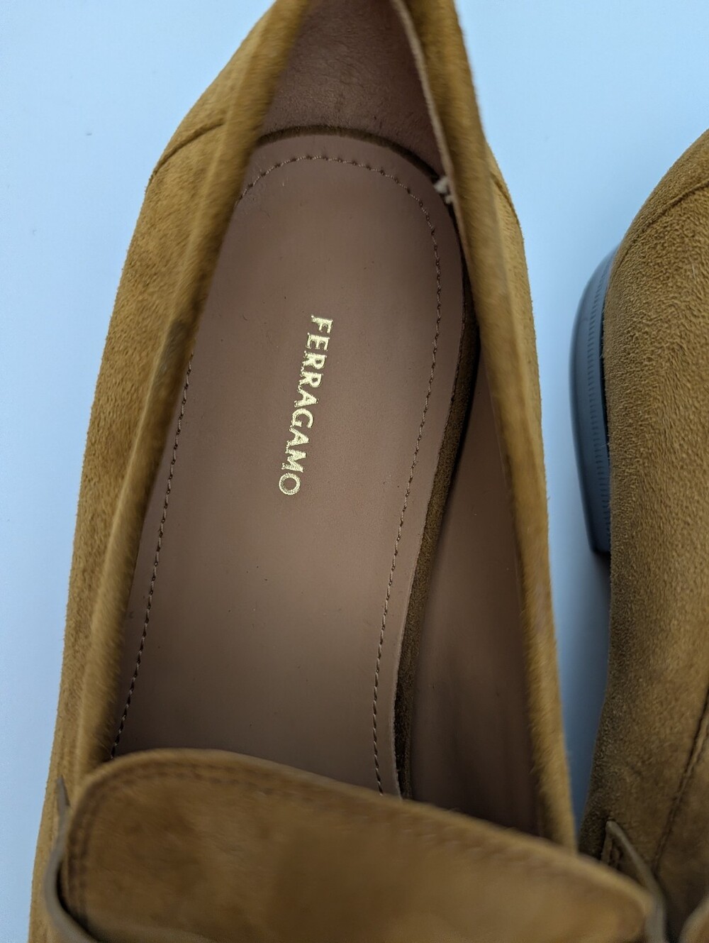 NWOB Ferragamo Women's gancini Detailed loafers US 10 C Light Brown Suede - Picture 2 of 8